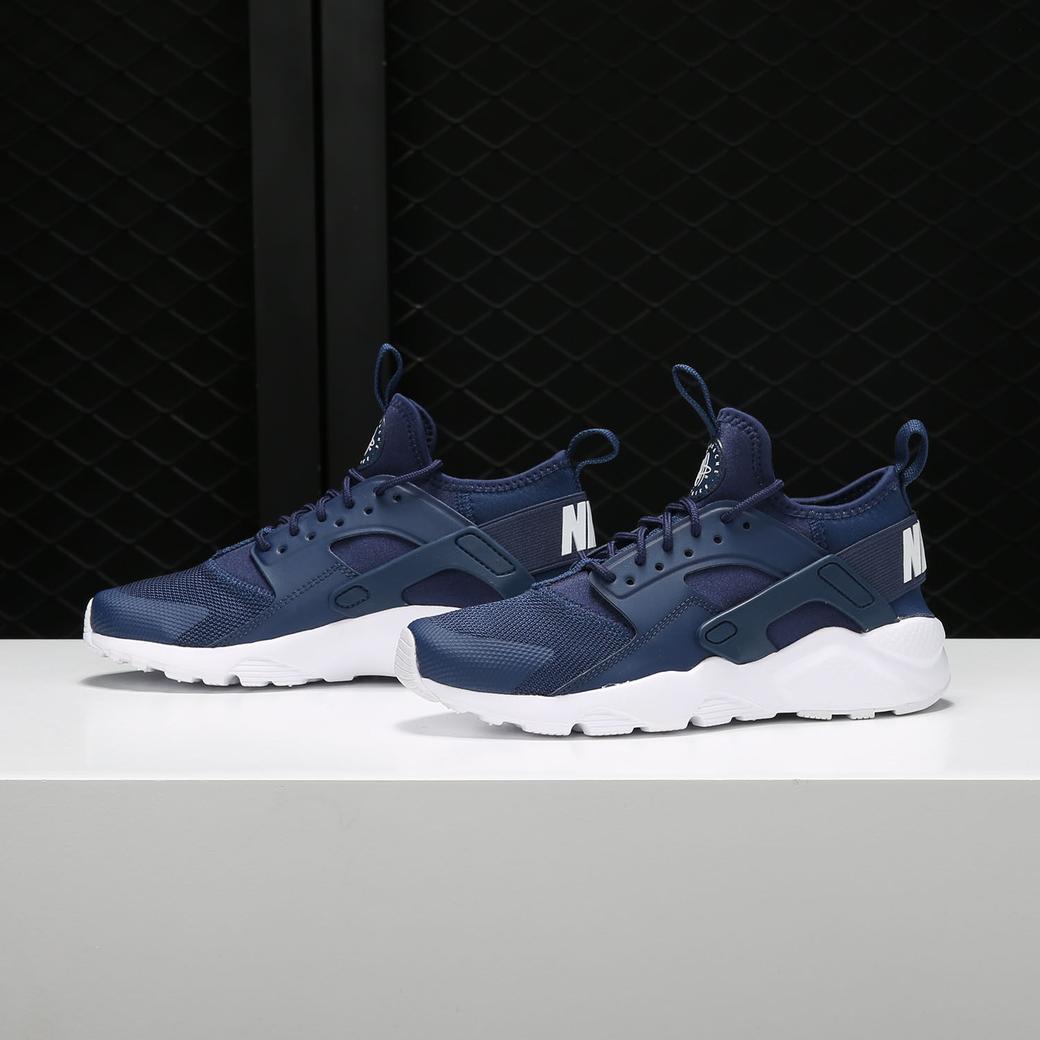 nike耐克正品airhuaracheultra华莱士黑白女子休闲鞋运动休闲鞋