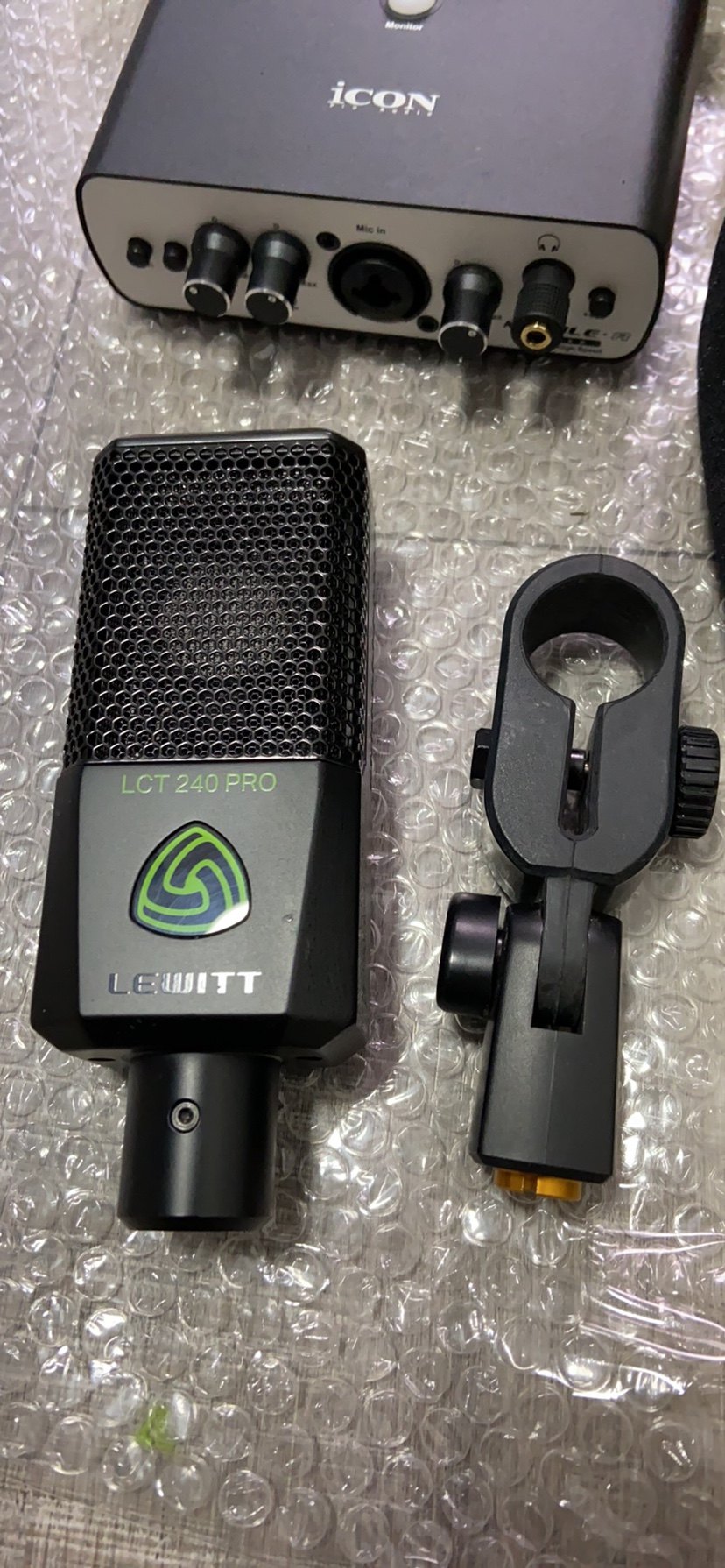 二手莱维特lct240pro电容麦克风直播话筒艾肯声卡四代外置声卡