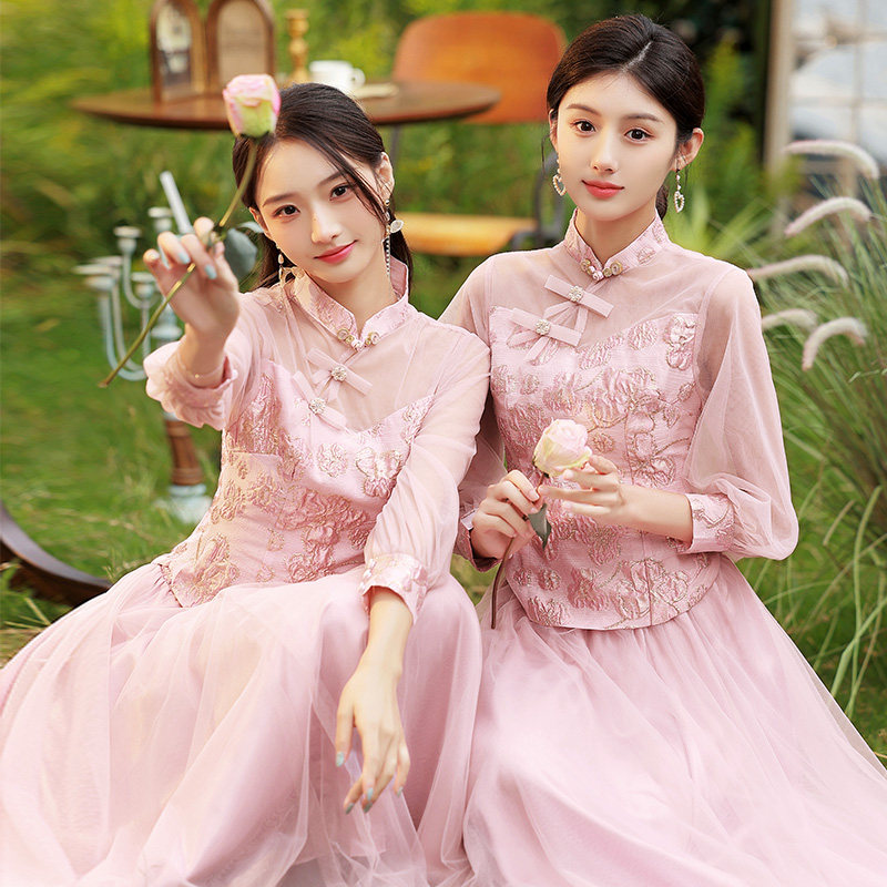 伴娘姐妹中式中国国风2022秋冬新款长款粉色礼服