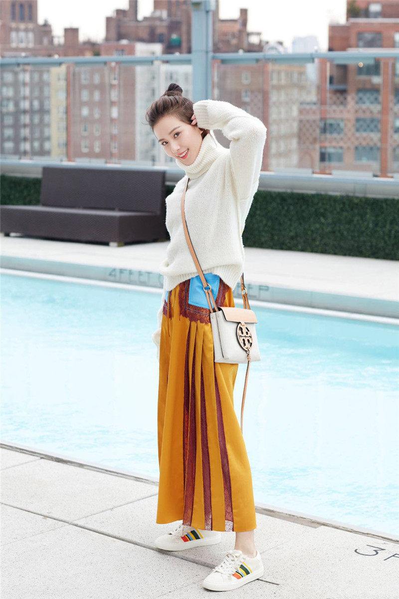 tb夏精品欧美金色高腰顺滑舒适收腰桑蚕丝蕾丝花边真丝吊带连衣裙