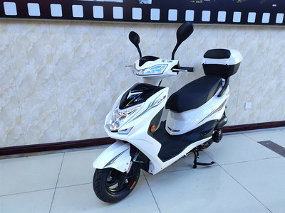 北京实体金城劲力超级二代电喷踏板上牌摩托车整车