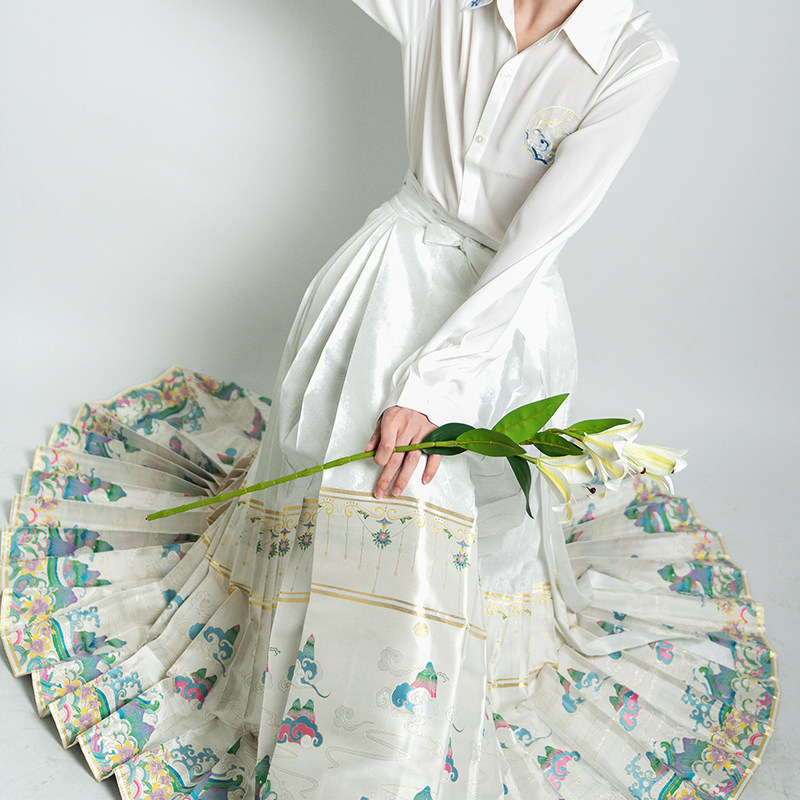 九天汉韵原创设计正品品明仿妆花暗百褶金马汉服