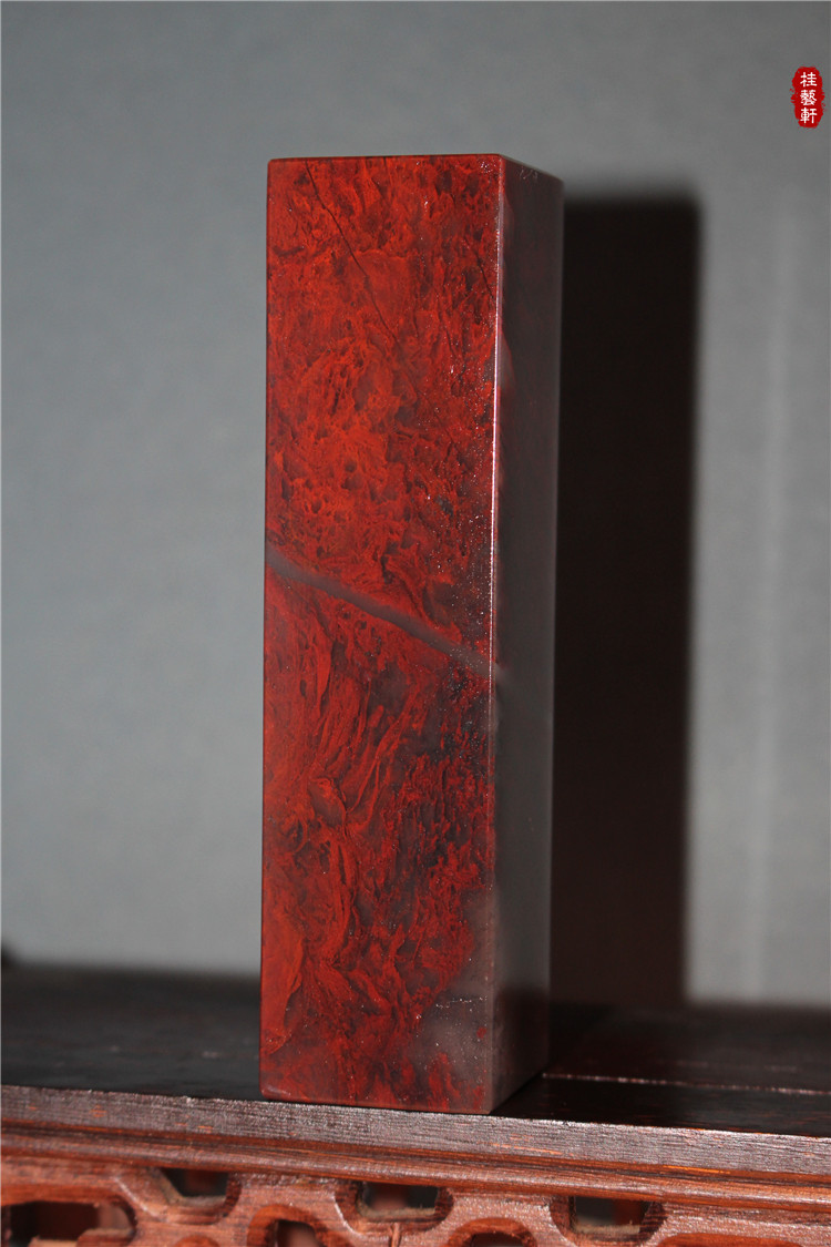 桂林鸡血玉大红袍满红血丝灵动郎料质地细腻其他