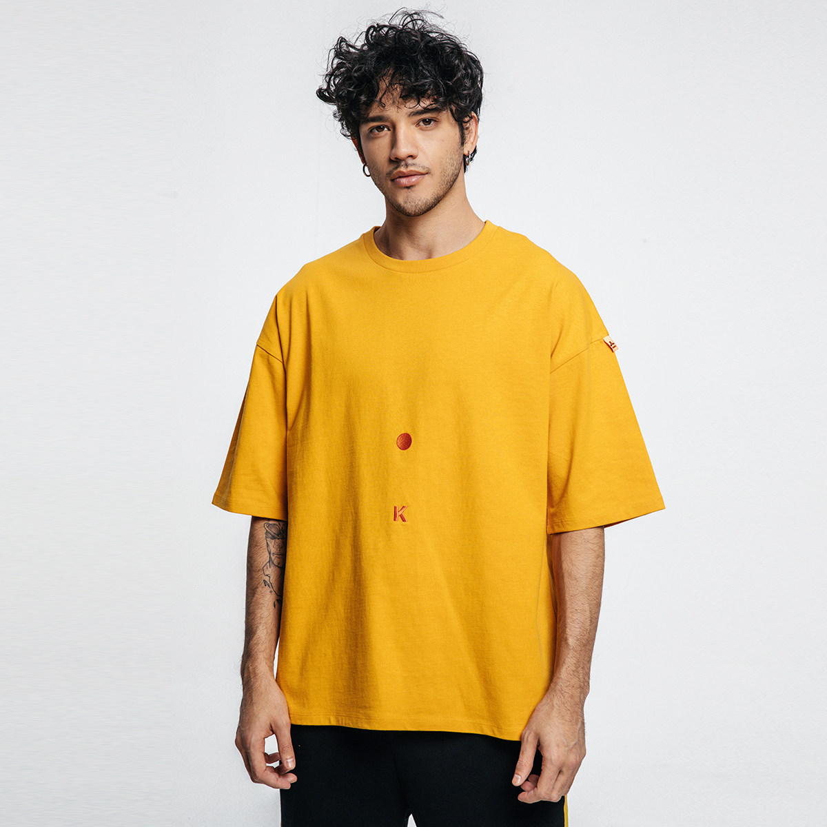 kon纯色刺绣落肩夏季新款宽松短袖男士休闲t恤