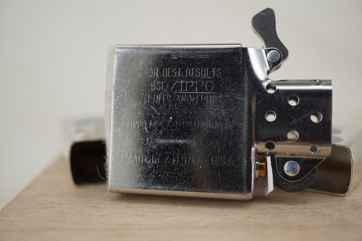 原装正版1996年全新镀银镜面蚀刻填漆祥云火麒麟zippo