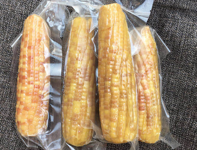 西双版纳新鲜特小小玉米香糯玉米甜糯蒸熟真空4斤新鲜玉米
