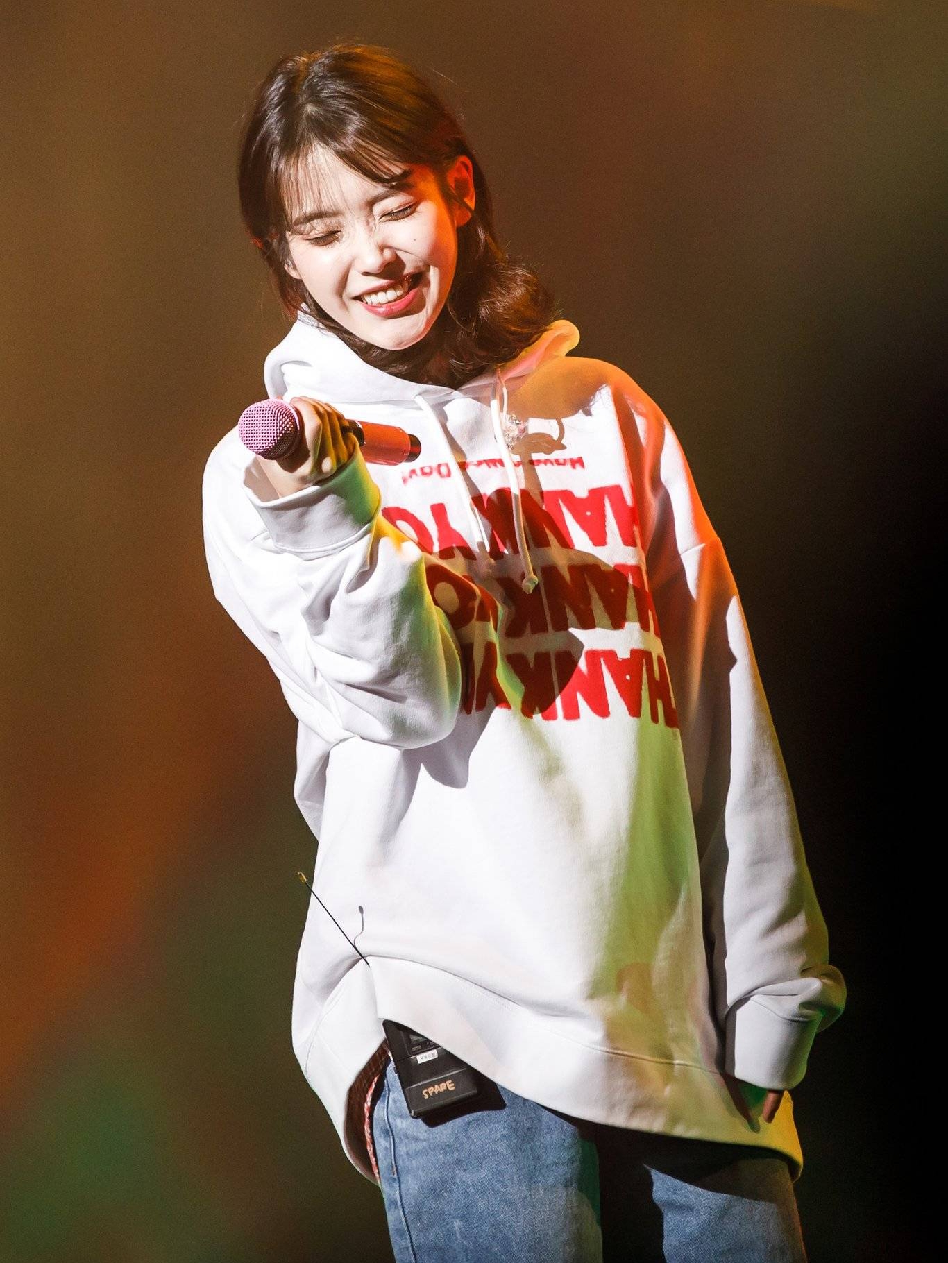 iu宽松外套套头chic长袖印花字母连帽上衣卫衣