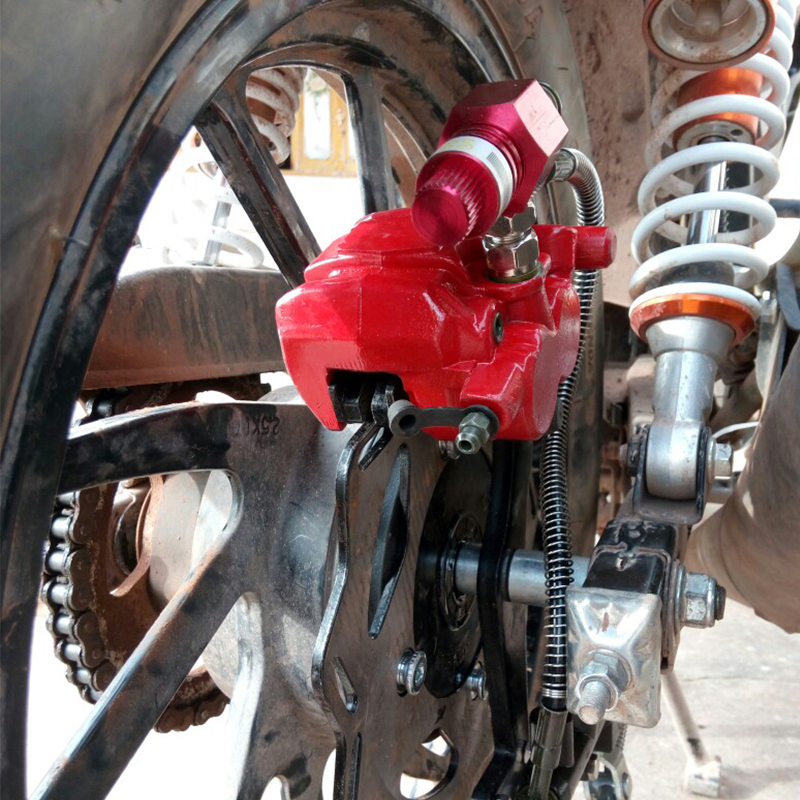 摩托车碟刹双活塞刹车泵下卡钳珠峰宗申力帆制动刹车片