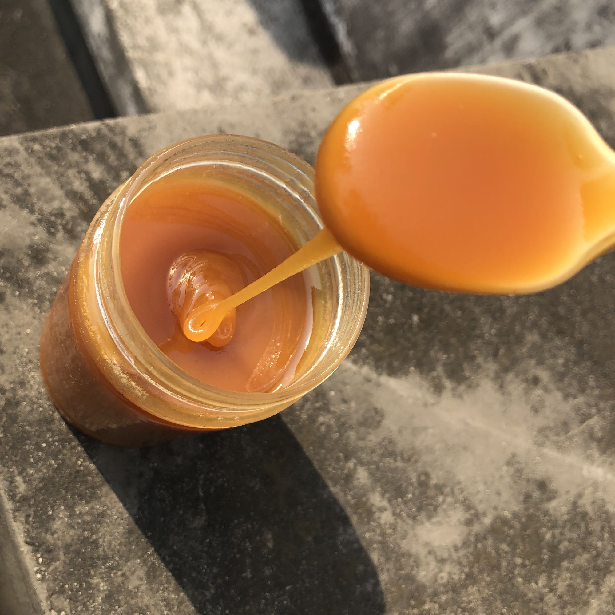 【小亚独家】新疆黑蜂蜜纯正天然农家自产土蜂巢蜜薄荷蜜糖无添加