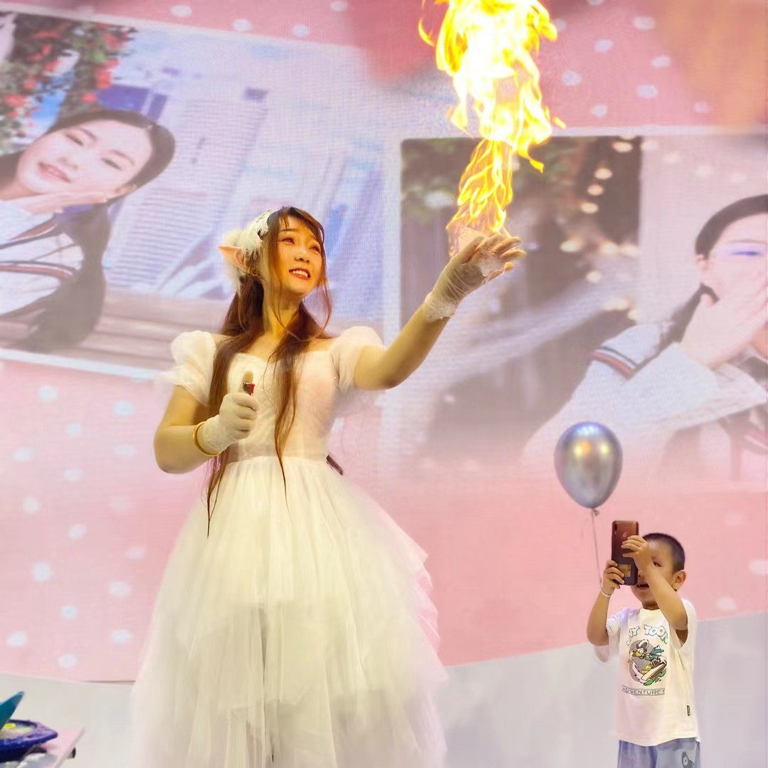 魔幻泡泡秀演出表演道具泡泡油亚克力烟雾火焰兔耳朵泡沫管 新品