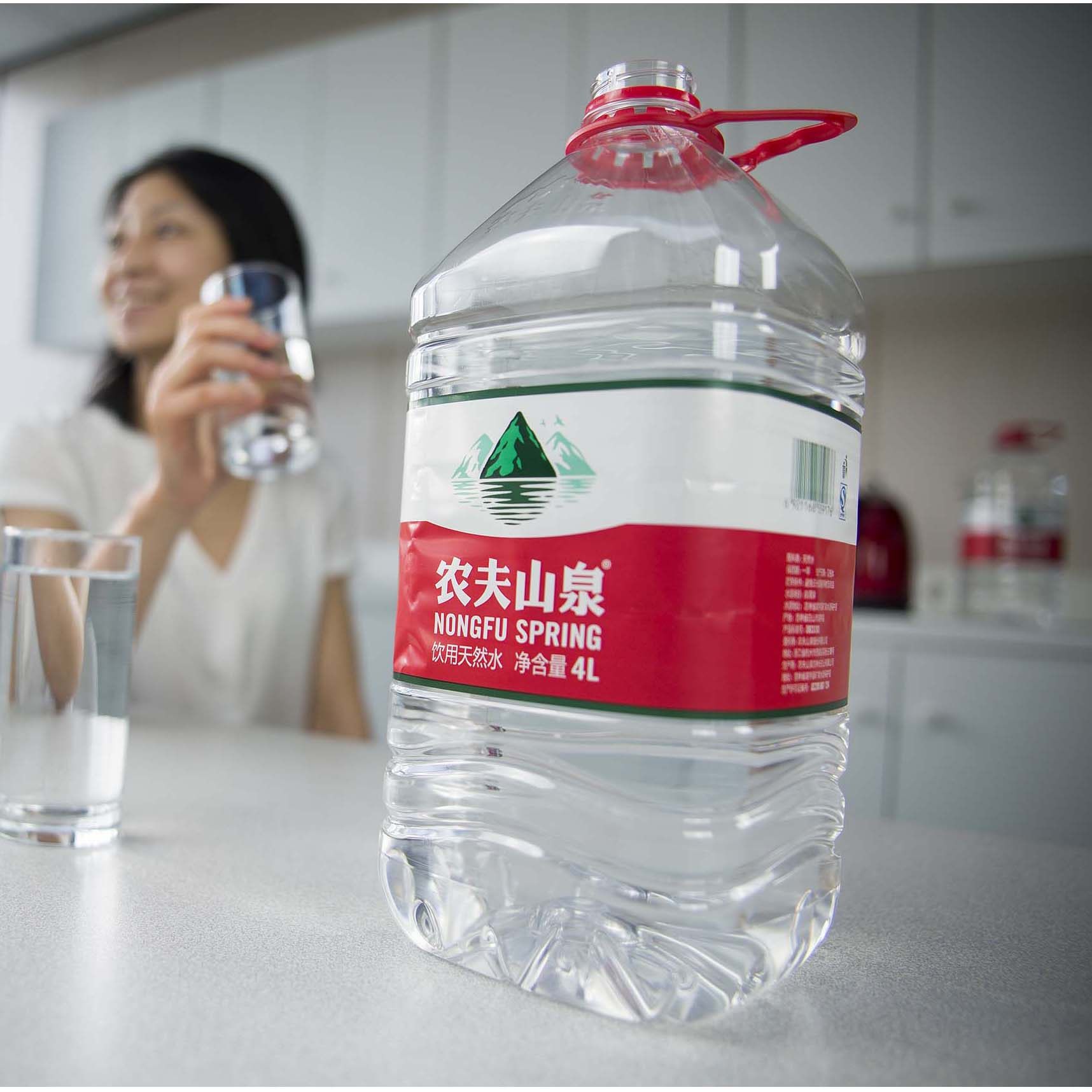 农夫山泉4l6桶整箱纯天然天然水矿泉水桶装饮用水饮用水