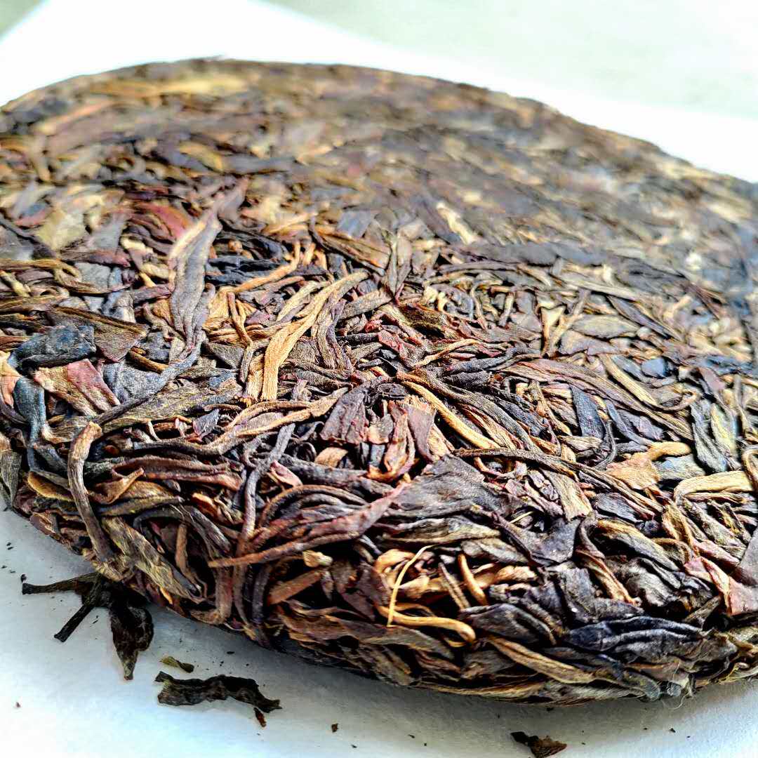 2014年头云南省昌宁漭水黄家寨百年古树普洱茶茶饼普洱