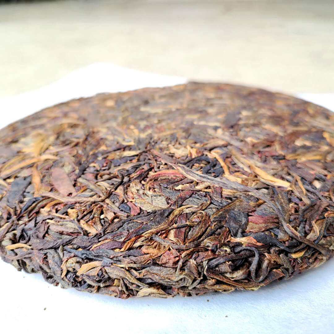 2014年头云南省昌宁漭水黄家寨百年古树普洱茶茶饼普洱