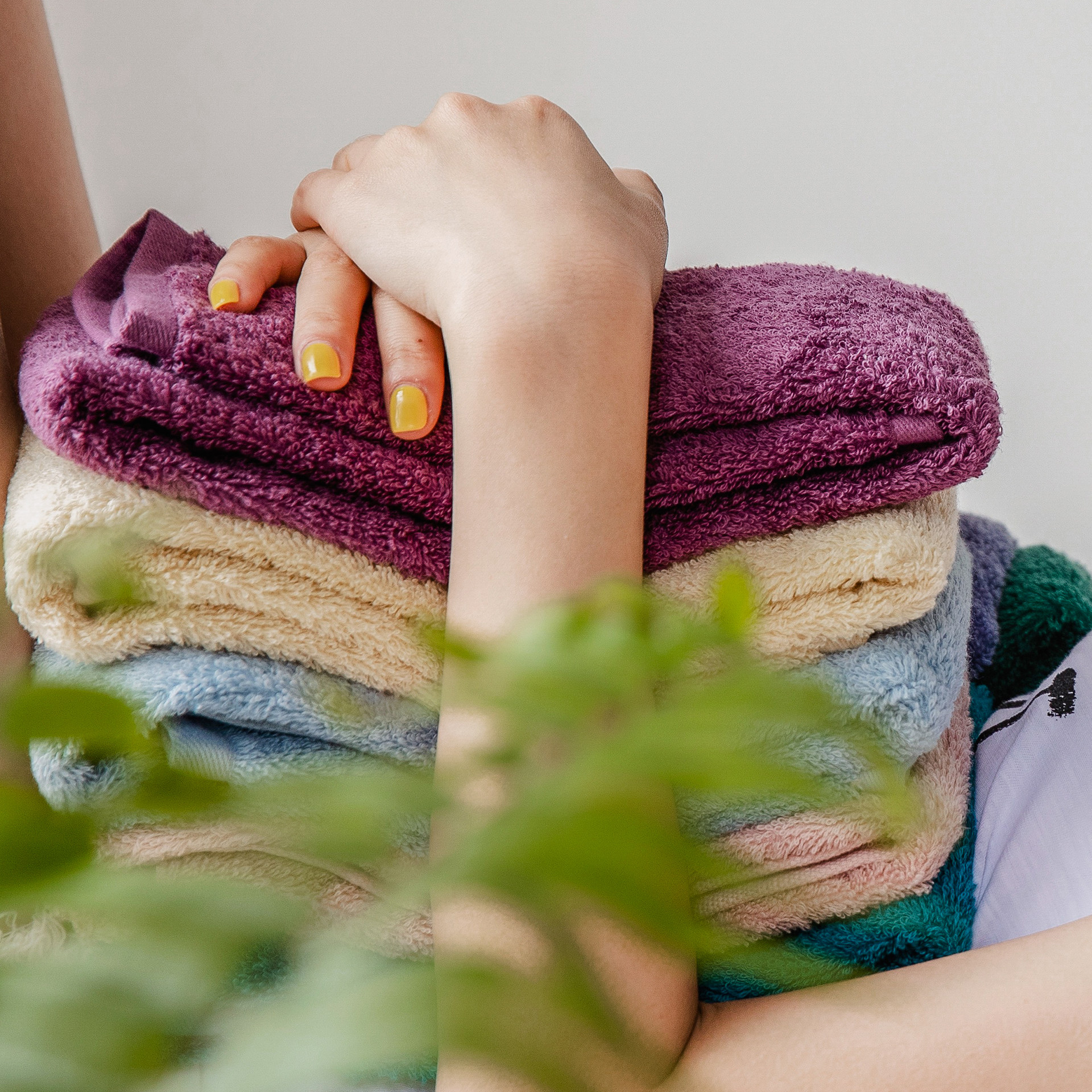 ins风加厚毛巾吸水全棉糖果色家用情侣刺绣洗脸面巾擦身洗脸方巾