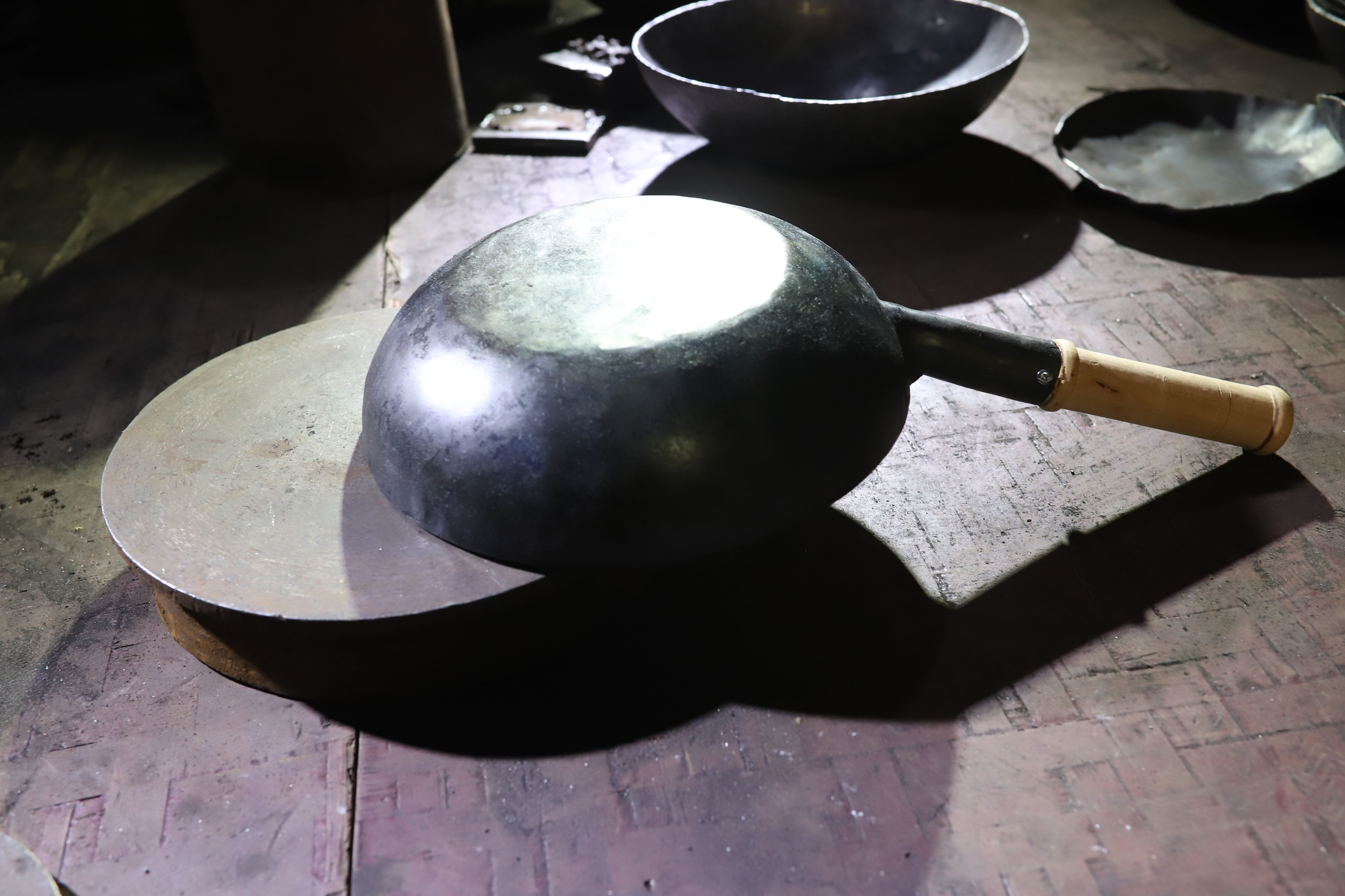 手工平底锅铁锅煎炒两用炒锅传统铁匠锻打炒锅