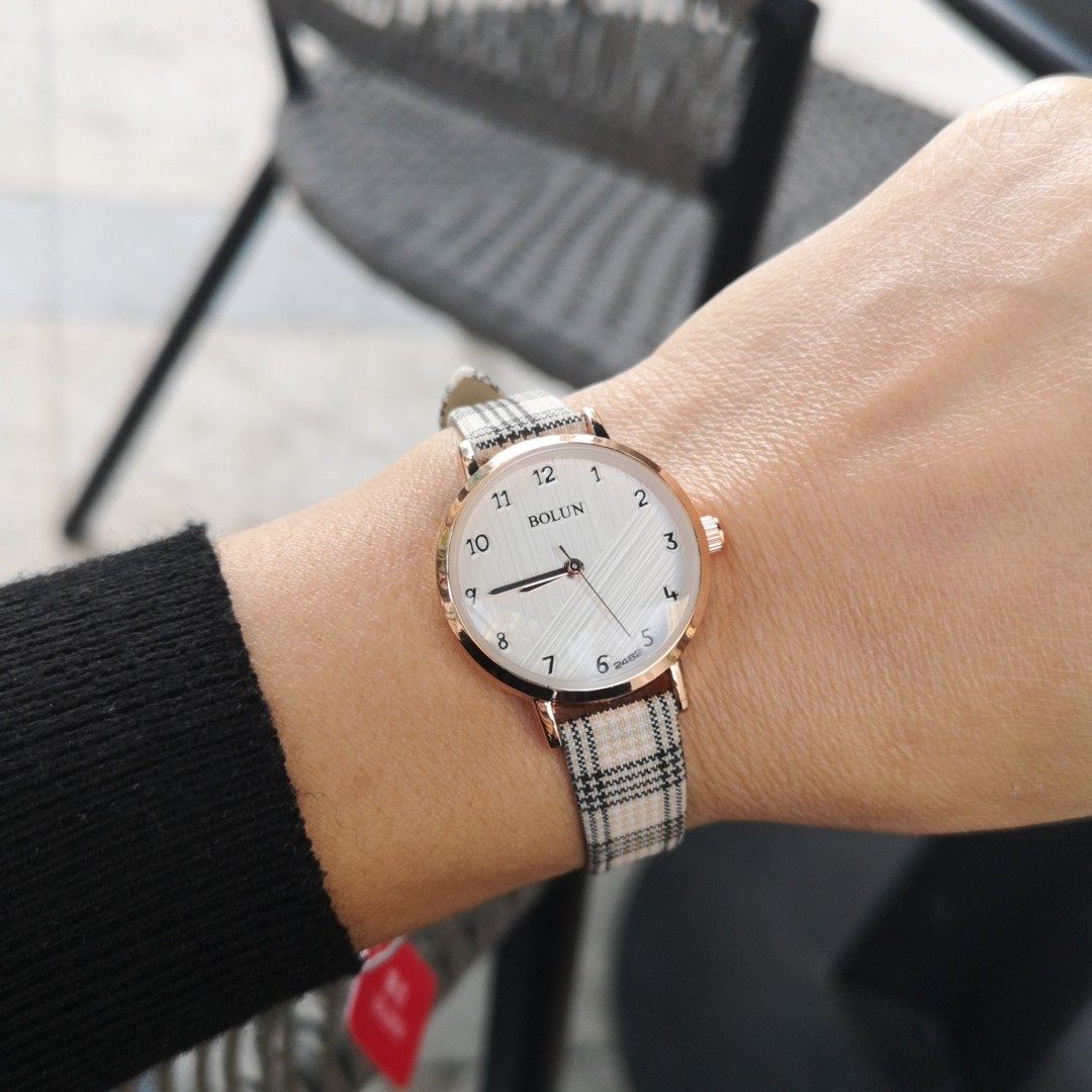 博伦bolun韩版时尚潮流格子数字表盘学生白领石英女表考试表