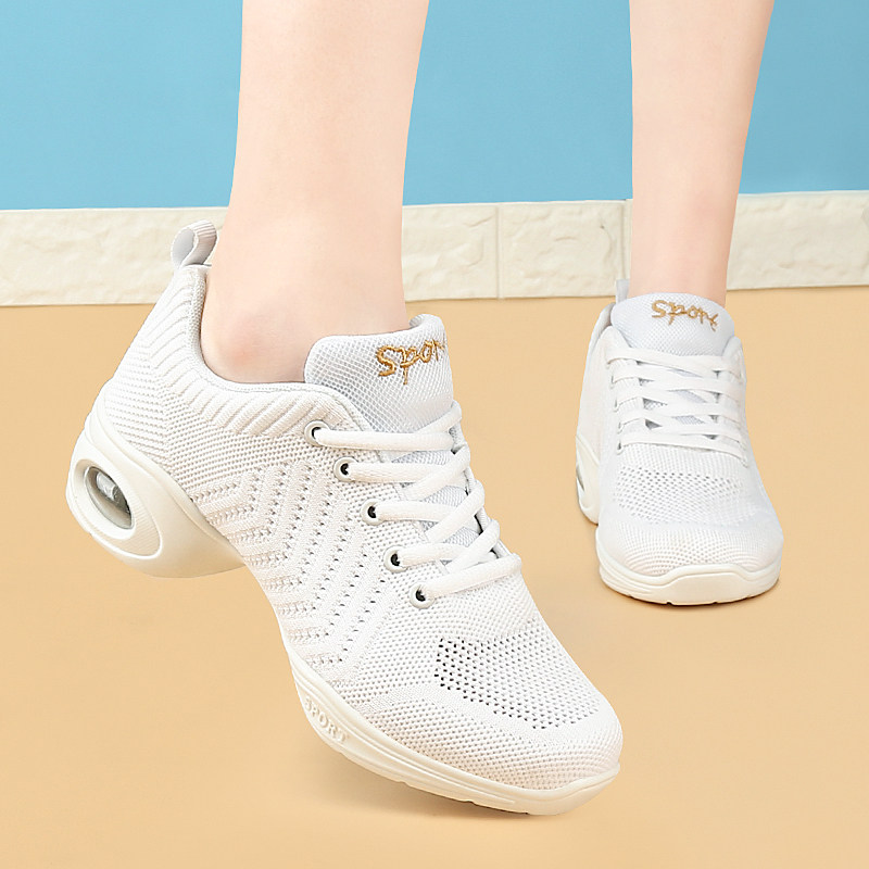 舞鞋2021新款曳步白色广场舞时尚跳舞夏天波鞋单鞋