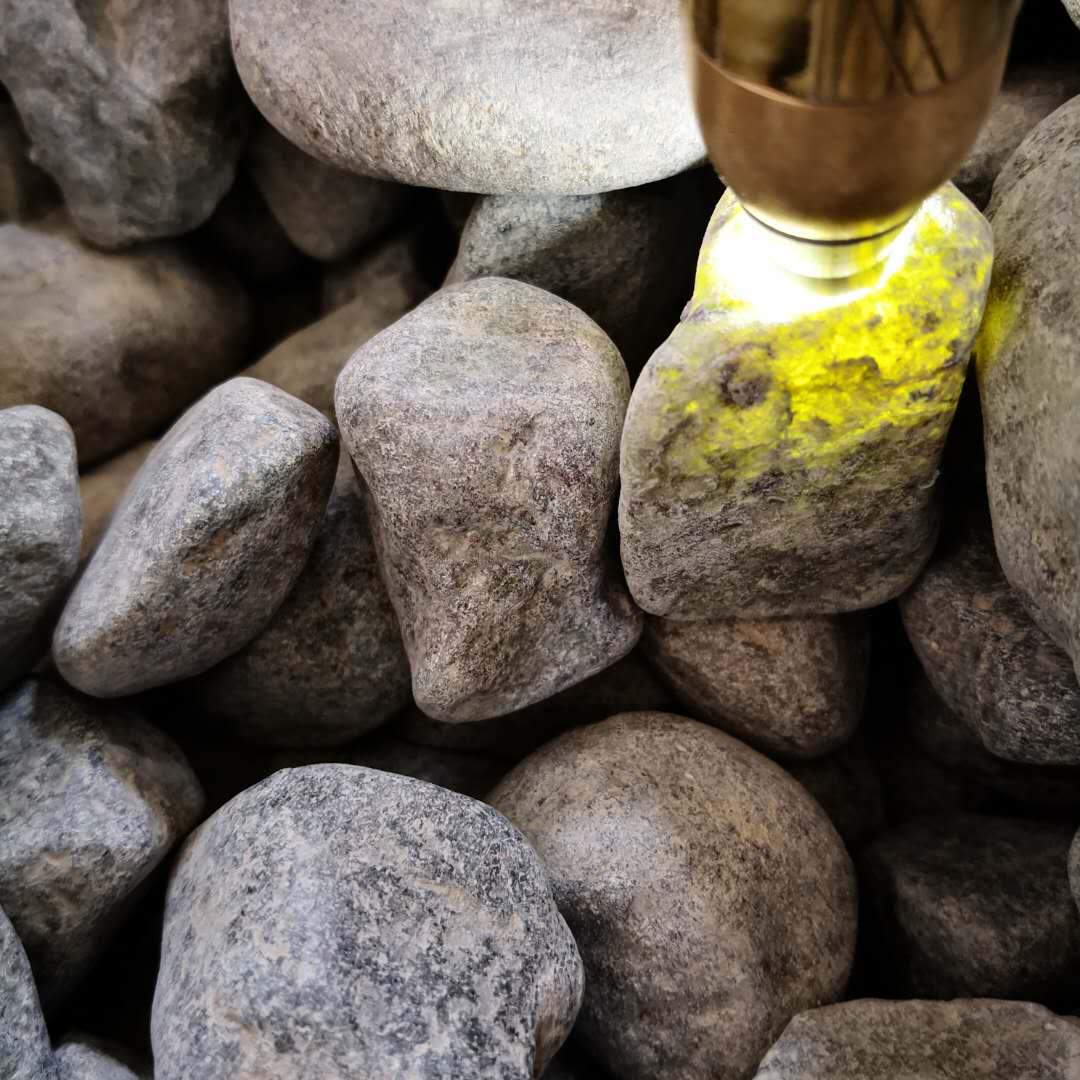 缅甸翡翠原石毛料阳绿色冰种半明翡翠手镯料天然玉石套餐免费试用