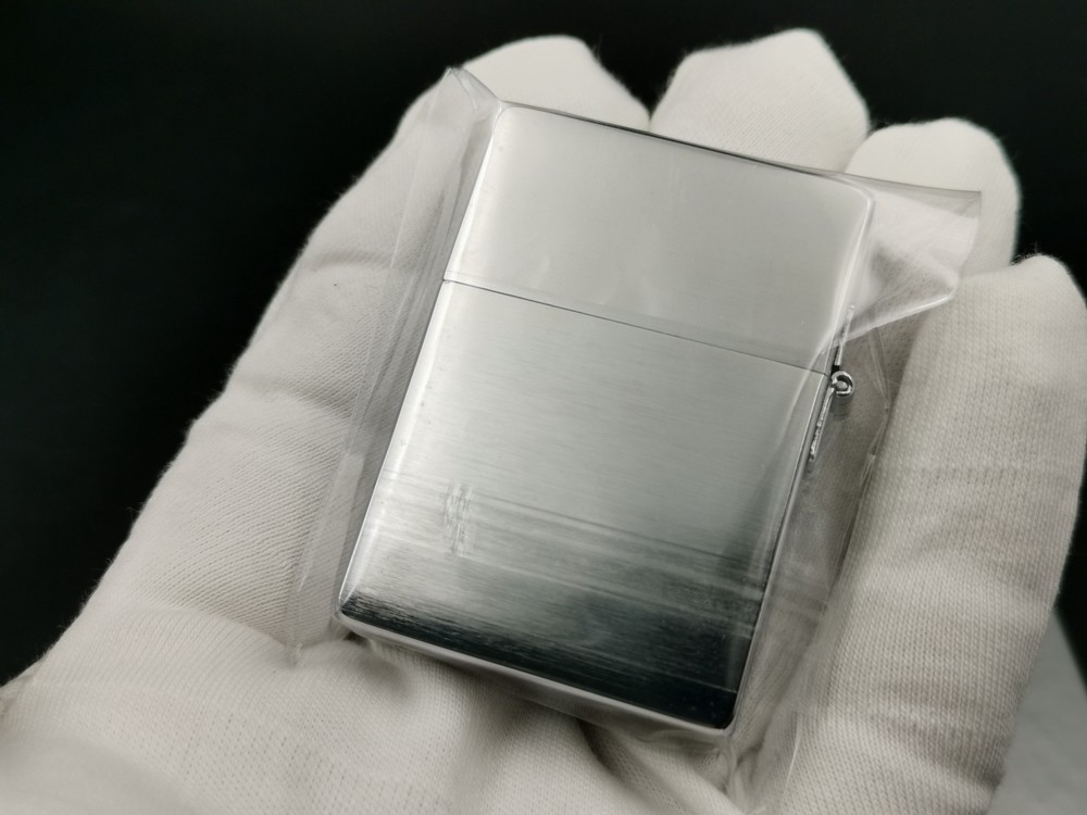 原装正品zippo全新2007年镀铬蚀刻填漆灯下醉汉zippo