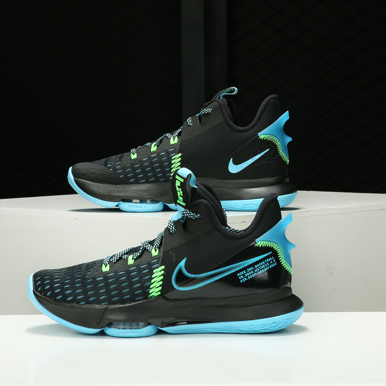 篮球鞋买那种好 詹姆斯社交媒体点赞韦德战靴 不是韦