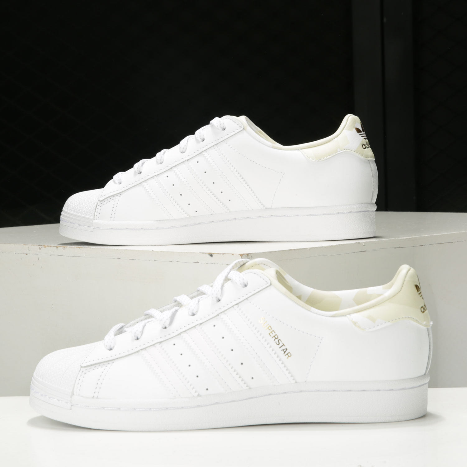 adidas阿迪达斯正品三叶草新款男女休闲情侣款板运动鞋板鞋