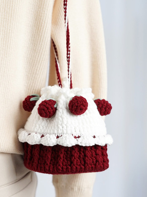 菲菲姐家草莓纸杯蛋糕包手工diy钩针编织小包包自制毛线斜跨包