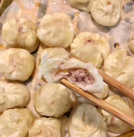 松毛嘉兴汤包小小的一口一个皮薄肉厚出来香味包点