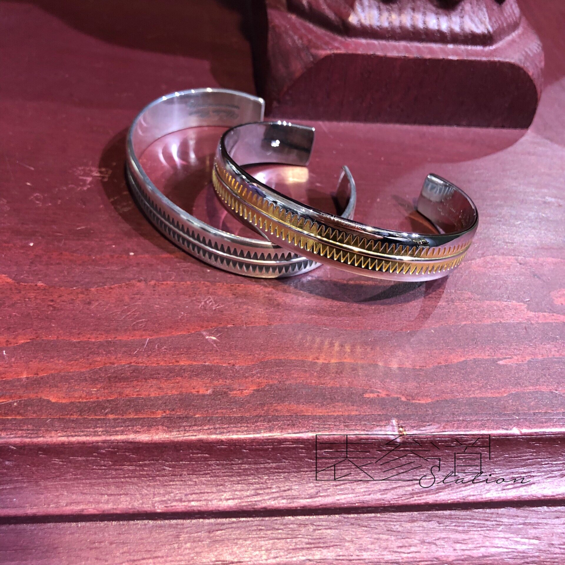 日本代购undercover高桥齿轮钢琴键盘手镯银饰时尚经典手镯