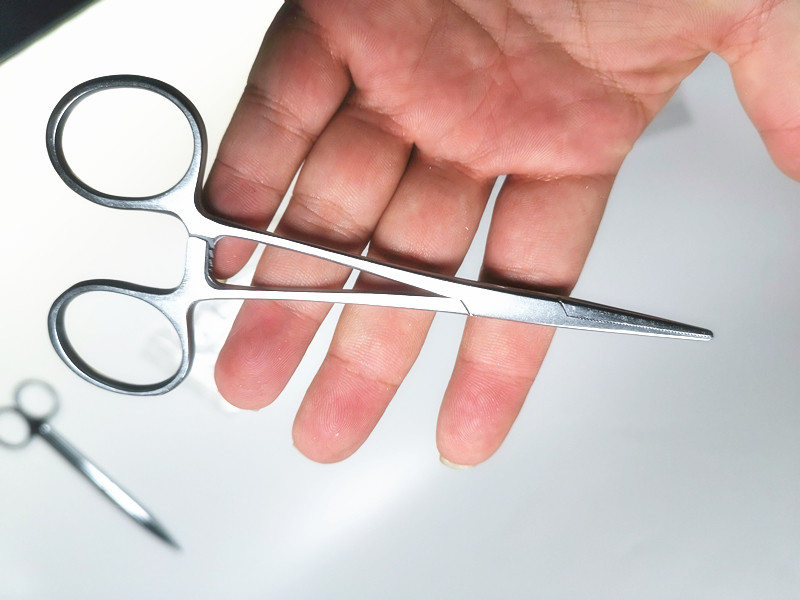 止血钳碳钢持针器钳钳手术钳血管管钳医院家用止血钳