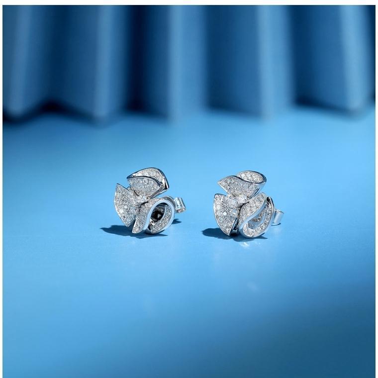 18k白金钻石耳钉海棠花系列时尚尚真耳饰通勤耳环