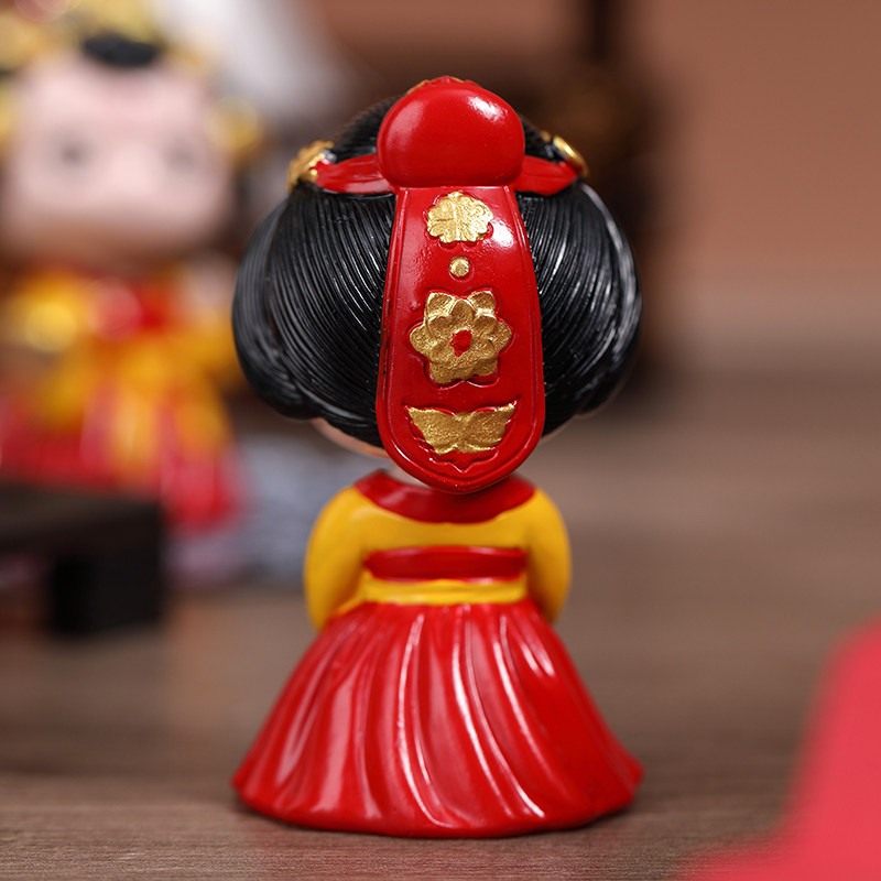 大唐不倒翁小姐姐姐摇头公仔网红车载车内饰品摆件