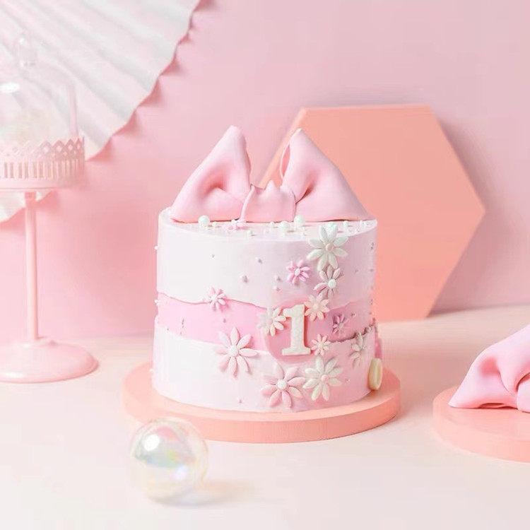 网红卡通粉色色系女神闺蜜老婆情人节动物奶油新鲜生日蛋糕