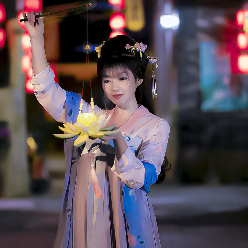 灯笼手提莲花荷花花灯魏晋唐汉服古装古风摄影荷花灯