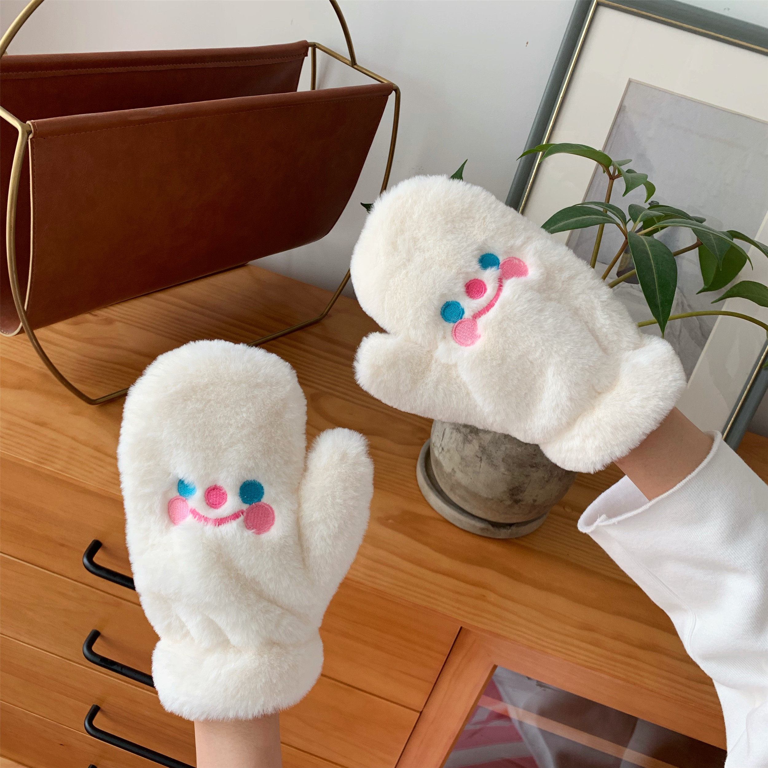 可爱定制韩风ins卡通毛绒全指手套女冬学生手套