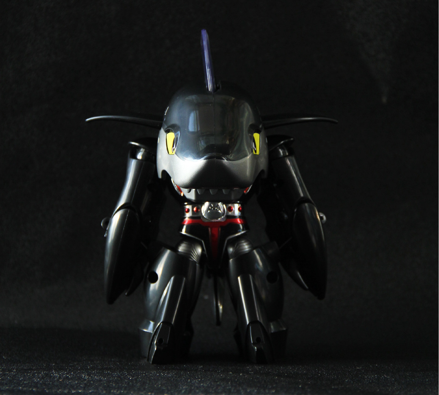 铁甲小宝鲨鱼辣椒co可变形玩具手办童年回忆手办