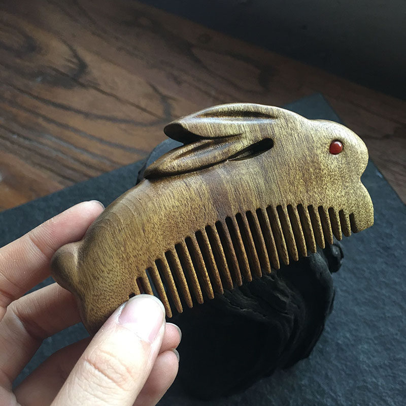 金丝楠木木梳雕刻按摩卡通可爱刻字梳子儿童梳子