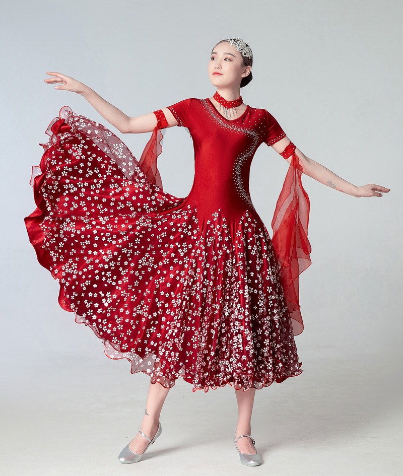 新款中老年广场舞交谊舞连衣裙国标舞大众演出服华尔兹长裙摩登舞套装