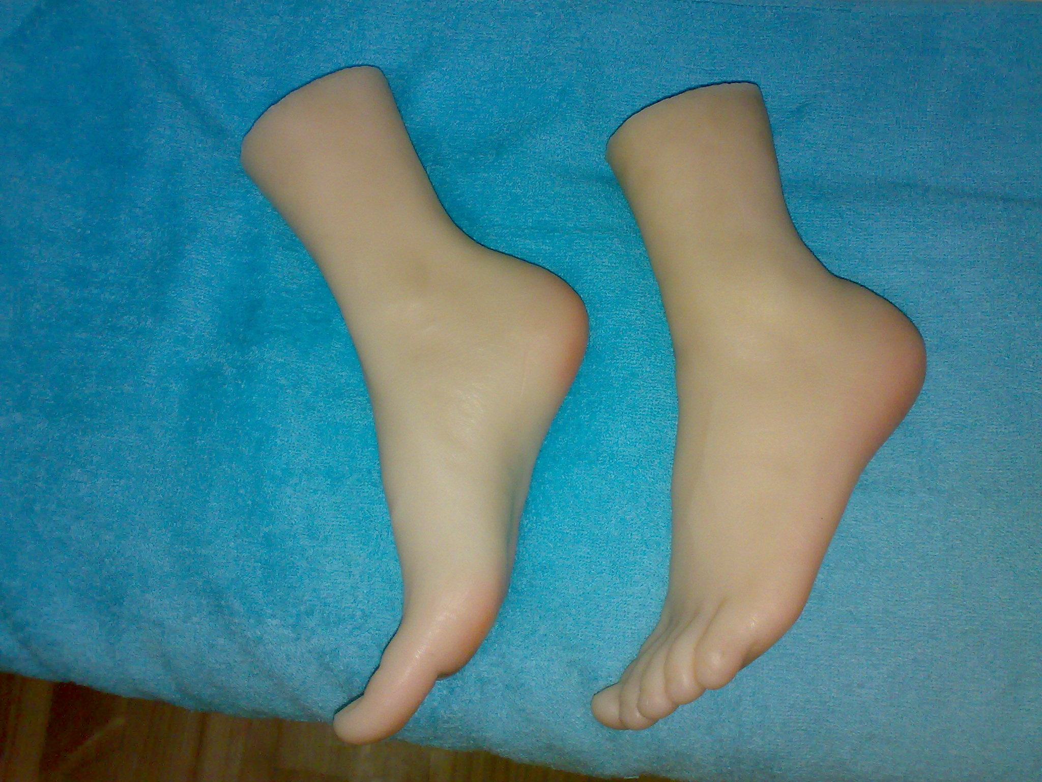 男孩正太脚丫白袜子篮球运动帅哥帅脚男脚模型仿真足模脚模恋脚