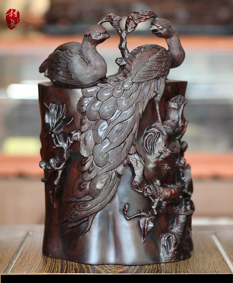 大叶紫檀孔雀红木笔筒东阳木雕书房摆件实木木雕