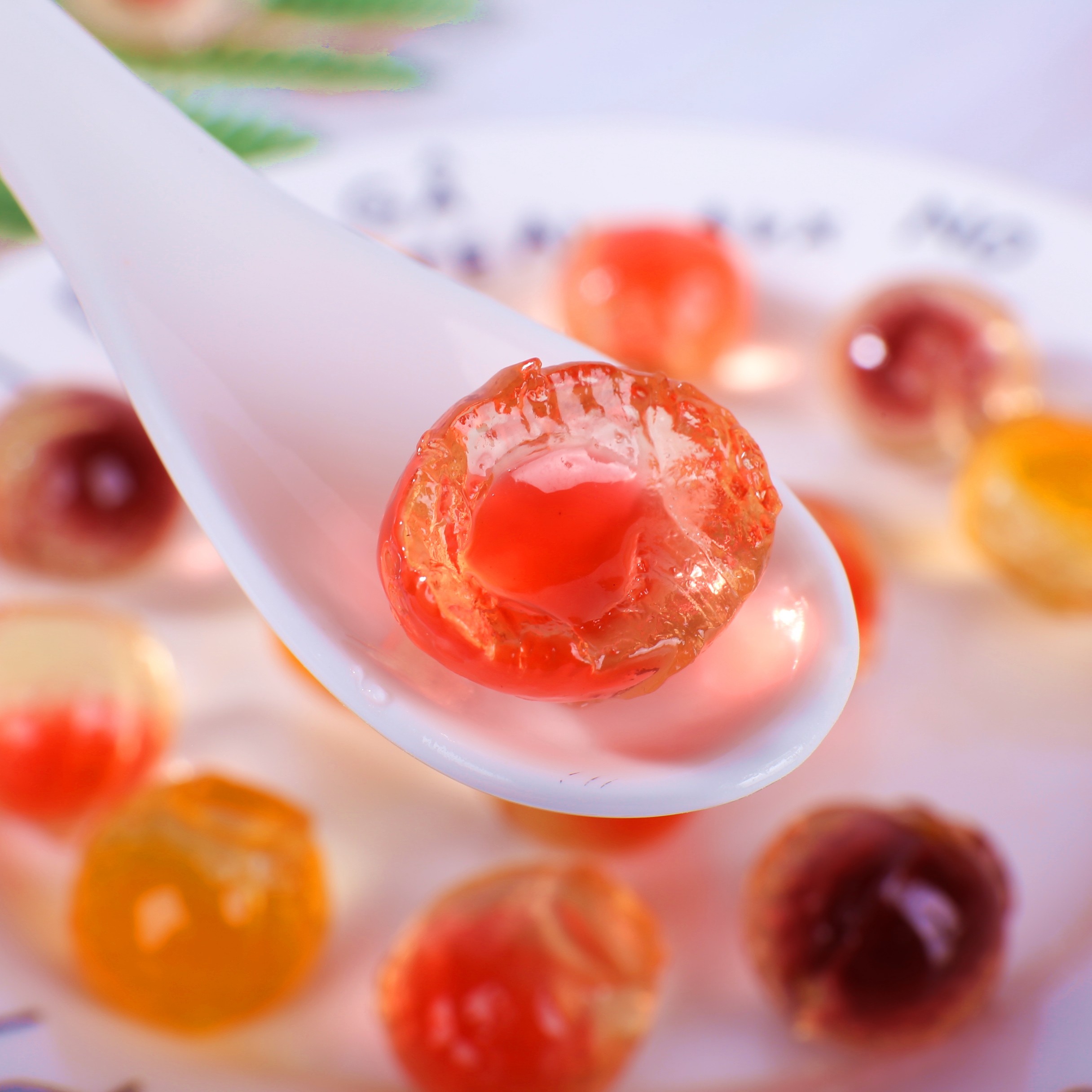 颜值零食少女果汁爆浆果酱夹心心软糖果女友传统糖果