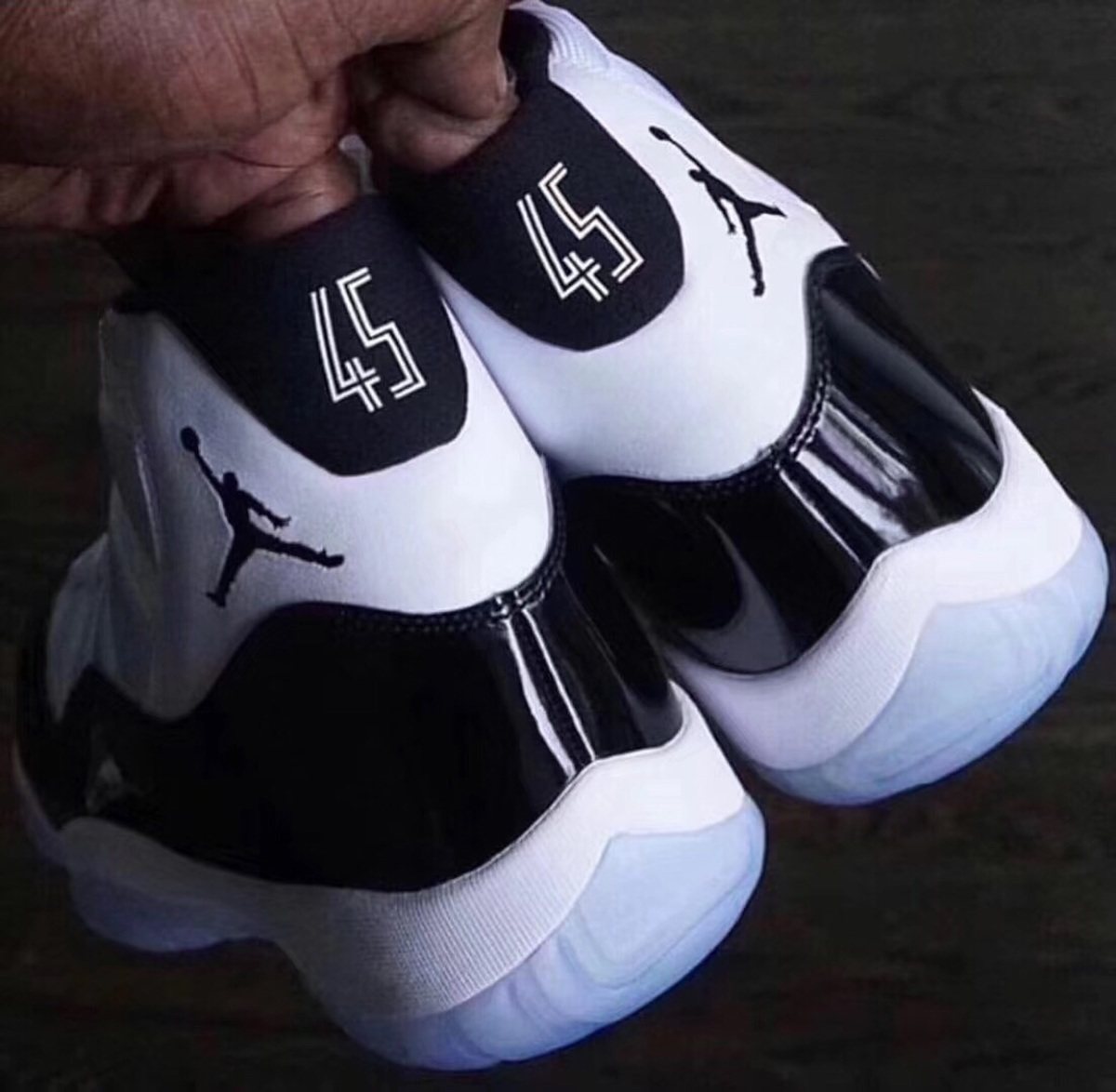 断码特价airjordanaj11康扣低白蛇蓝蛇378037100003篮球鞋