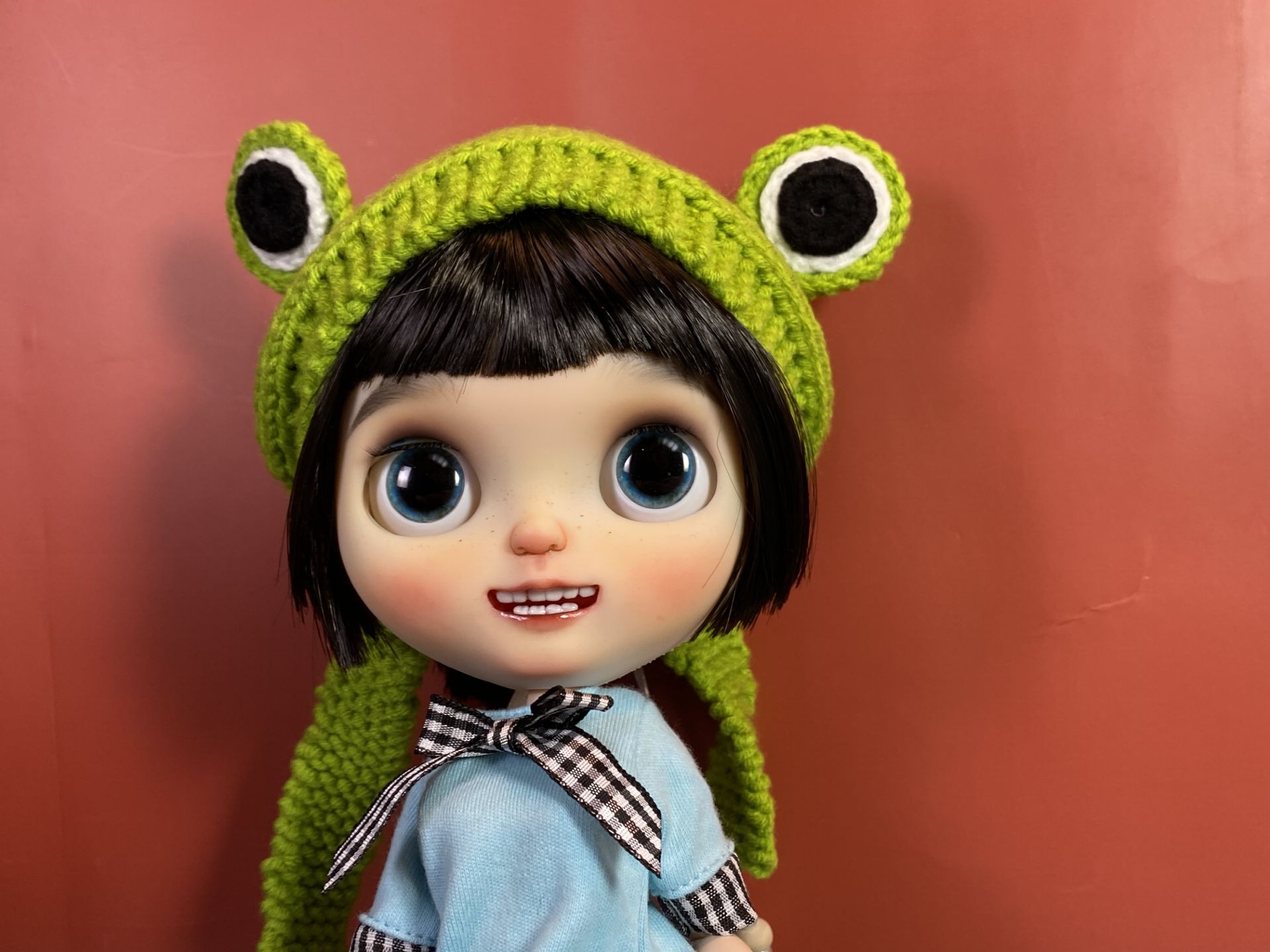 真人开心微笑表情blythe小布布娃娃改妆改娃厂家娃娃