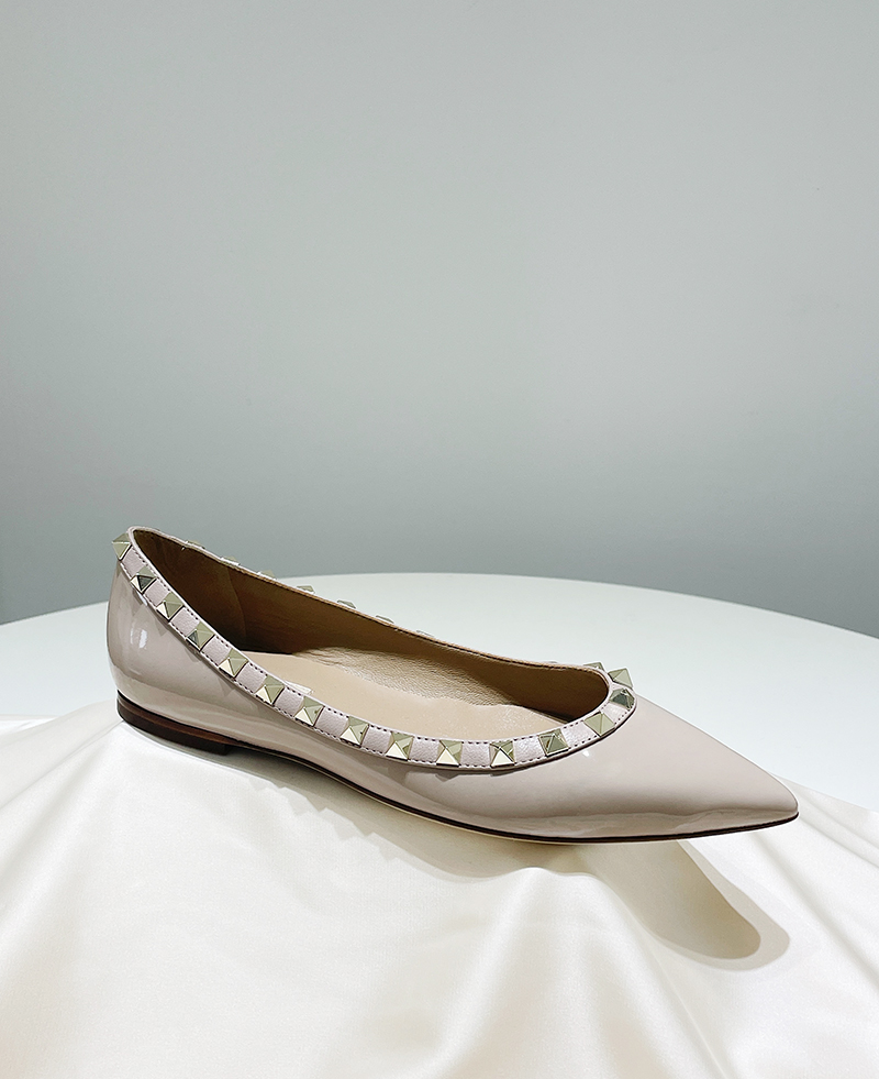 高品质经典柳丁女鞋尖头平地单鞋单鞋