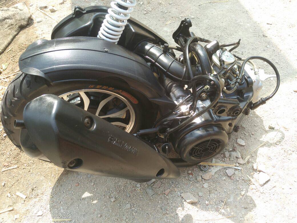 迅鹰车动力踏板车踏板巧格鬼火雨钻摩托车劲浪金劲浪摩托车发动机