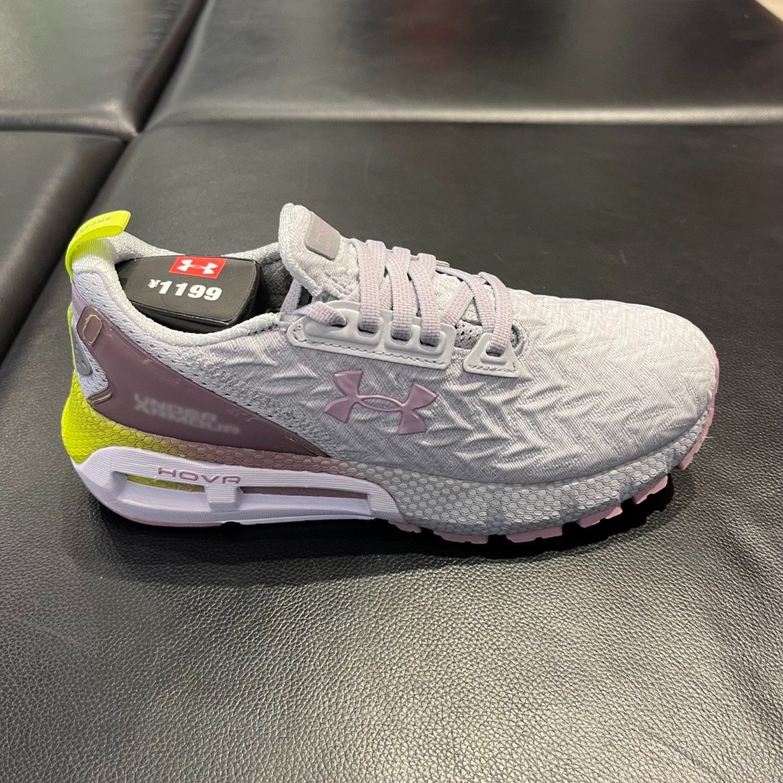 安德玛uahovrmegacn女子运动健身跑步3025487跑步鞋