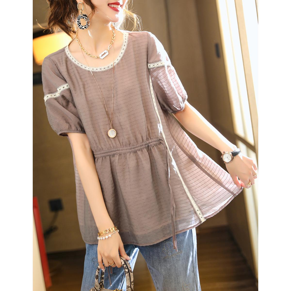 衣品乐欧洲站大码新款蕾丝拼接收腰天丝短袖小衫宽松女装2022夏装