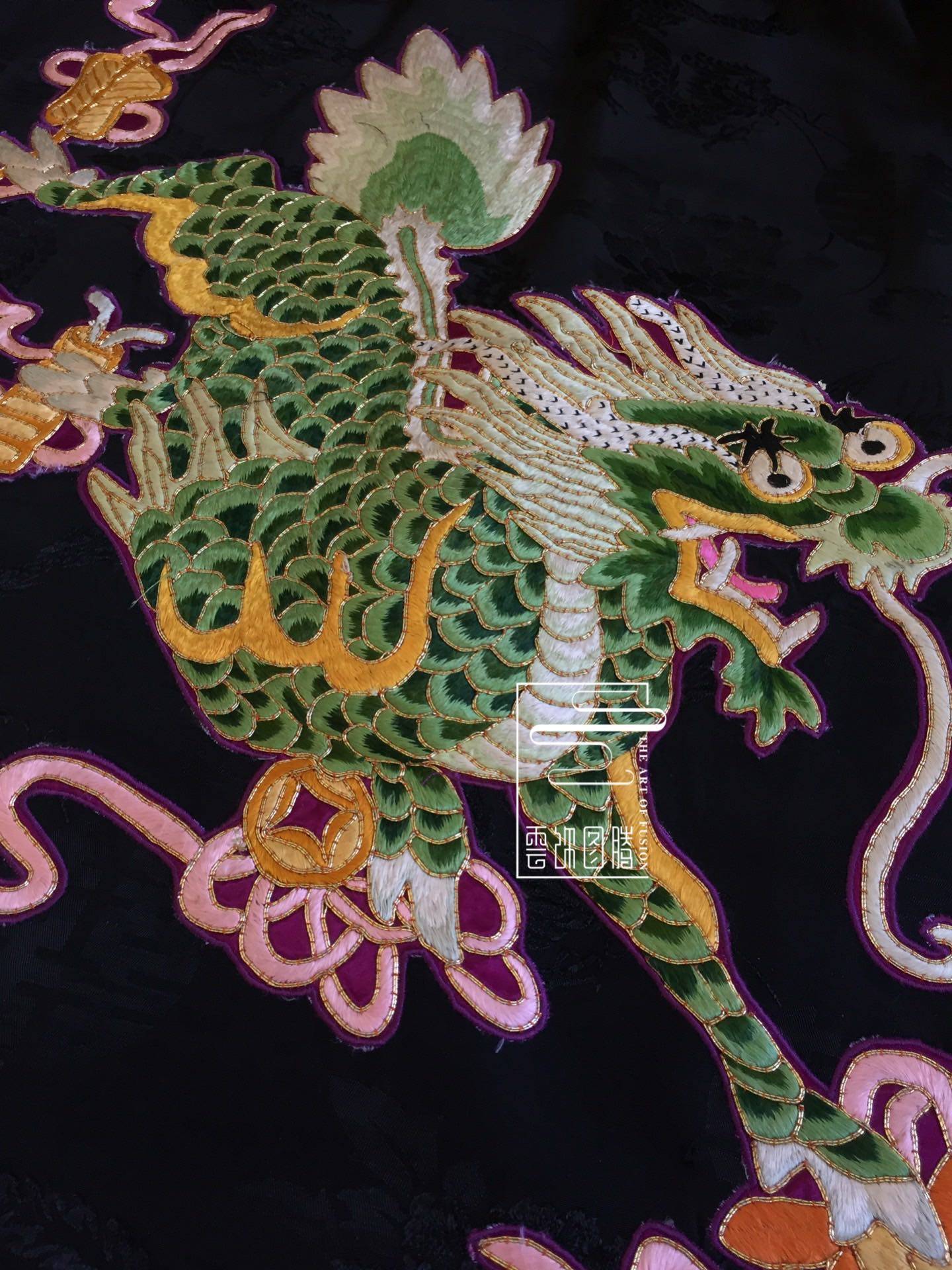 云饰图腾原创设计女装长裤麒麟踏宝手工老绣老缎子休闲个性大裆裤