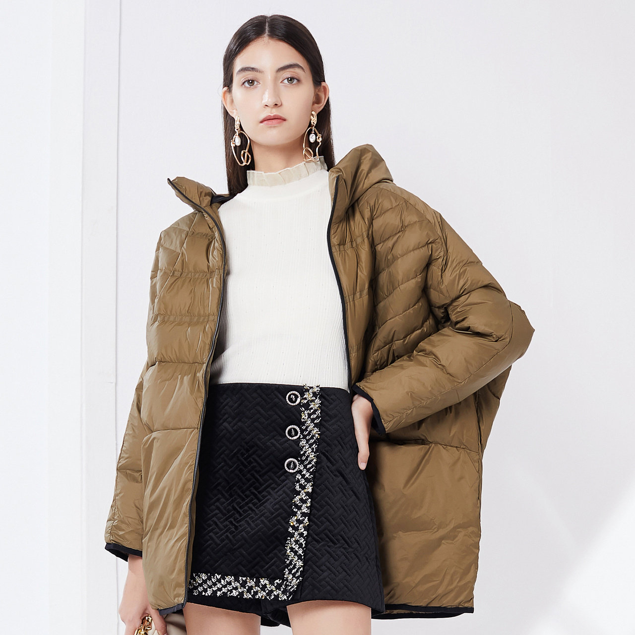 卡迪黛尔2020年冬季新款立领不规则宽松羽绒服