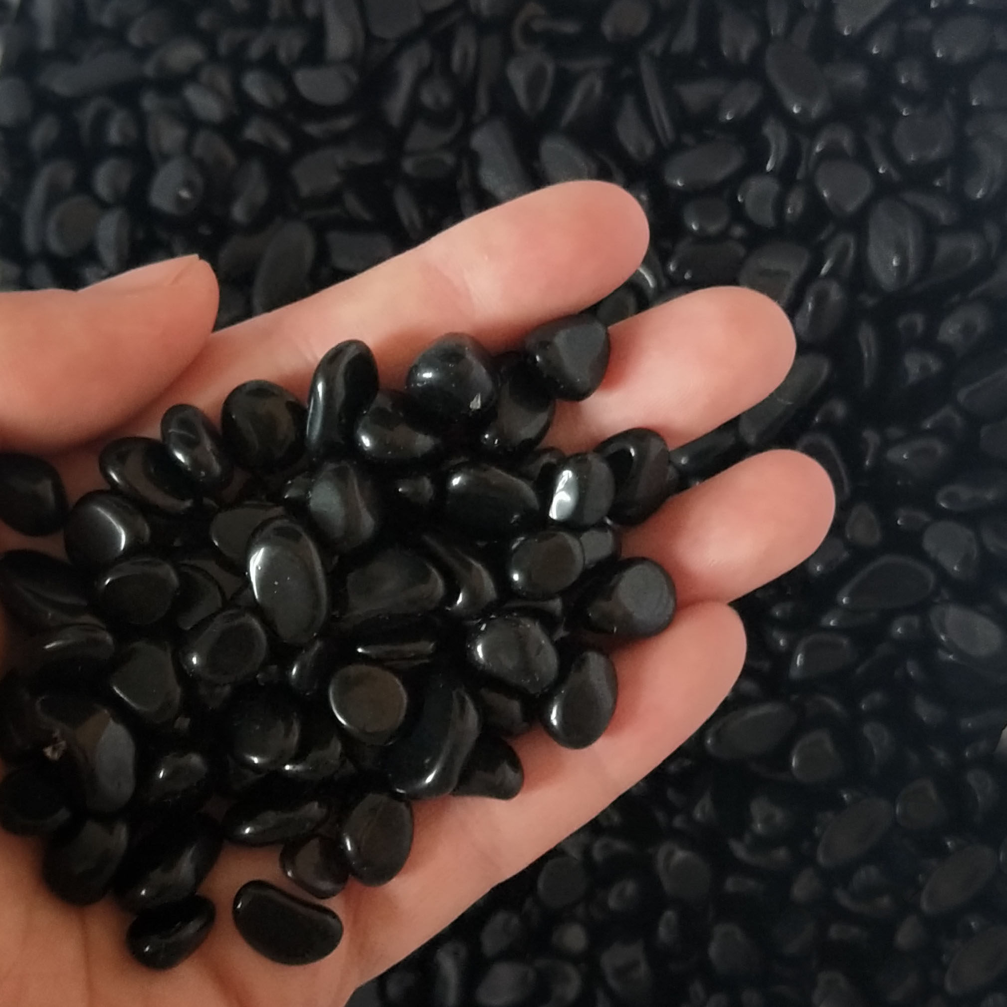 园艺水培植物石天然黑色水晶鹅卵石雨花石鱼缸石装饰石中小号石头