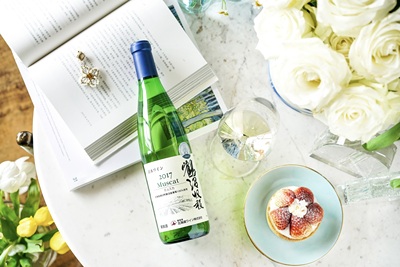 惊艳之作日本鹤沼muscat半甜白葡萄酒水晶玫瑰醉酒干白静态葡萄酒